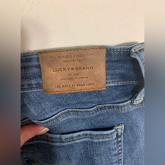 Lucky Brand Women’s 14/32 Lovl Sweet Boot jeans - Picture 2 of 4